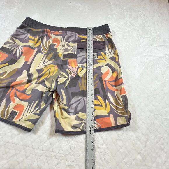 HOWLER BROTHERS Bruja Board Shorts Stretch Quick Dry Mens Size 40 Floral Print - Picture 7 of 7